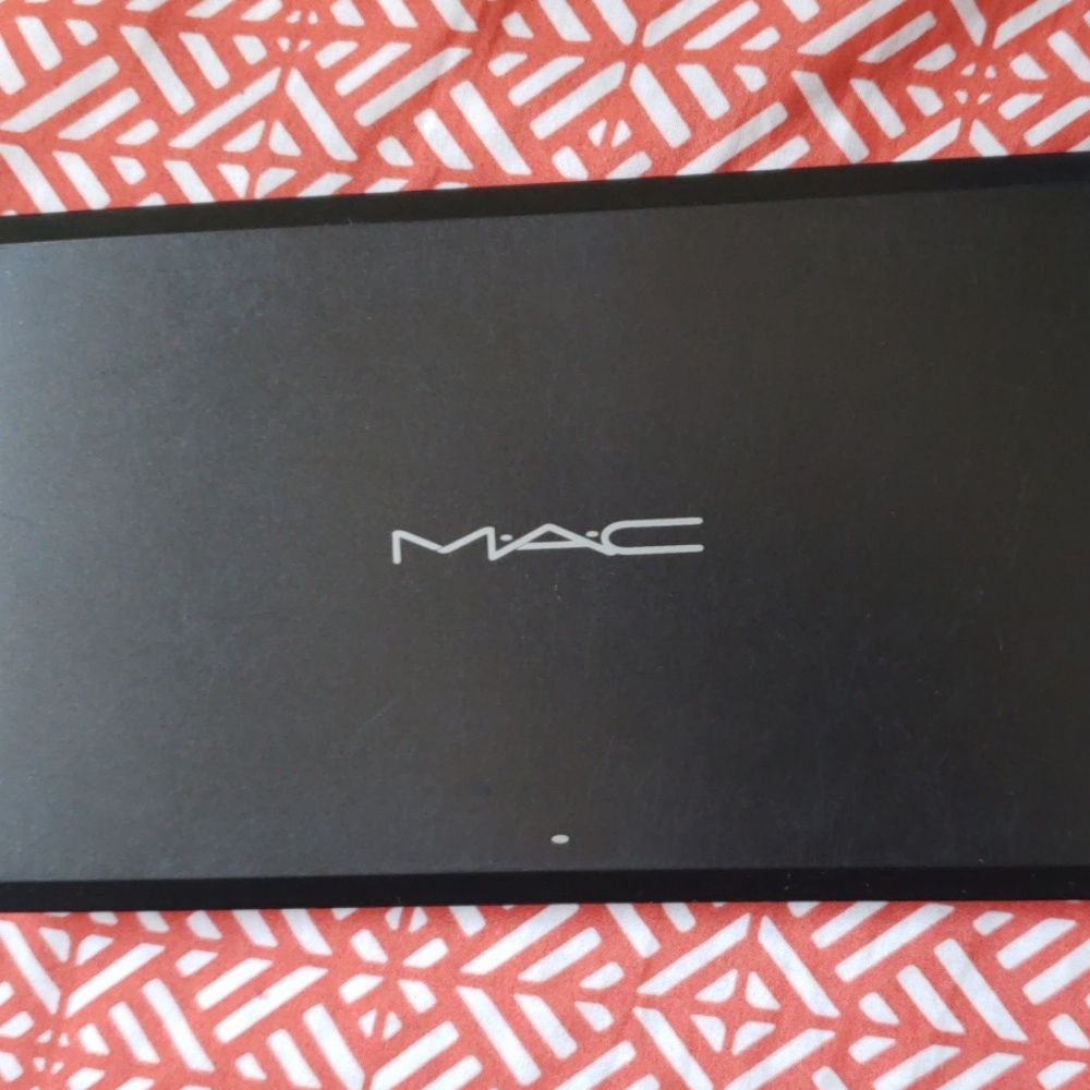 Mac eyeshadow palette